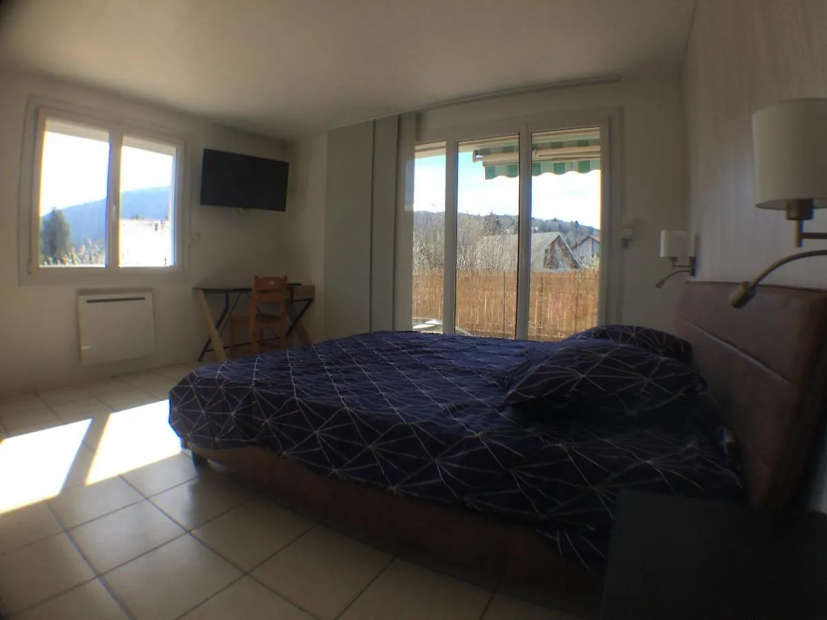Lac et Montagne: Spacious Apartment with Terrace near St Jorioz Saint-Jorioz France