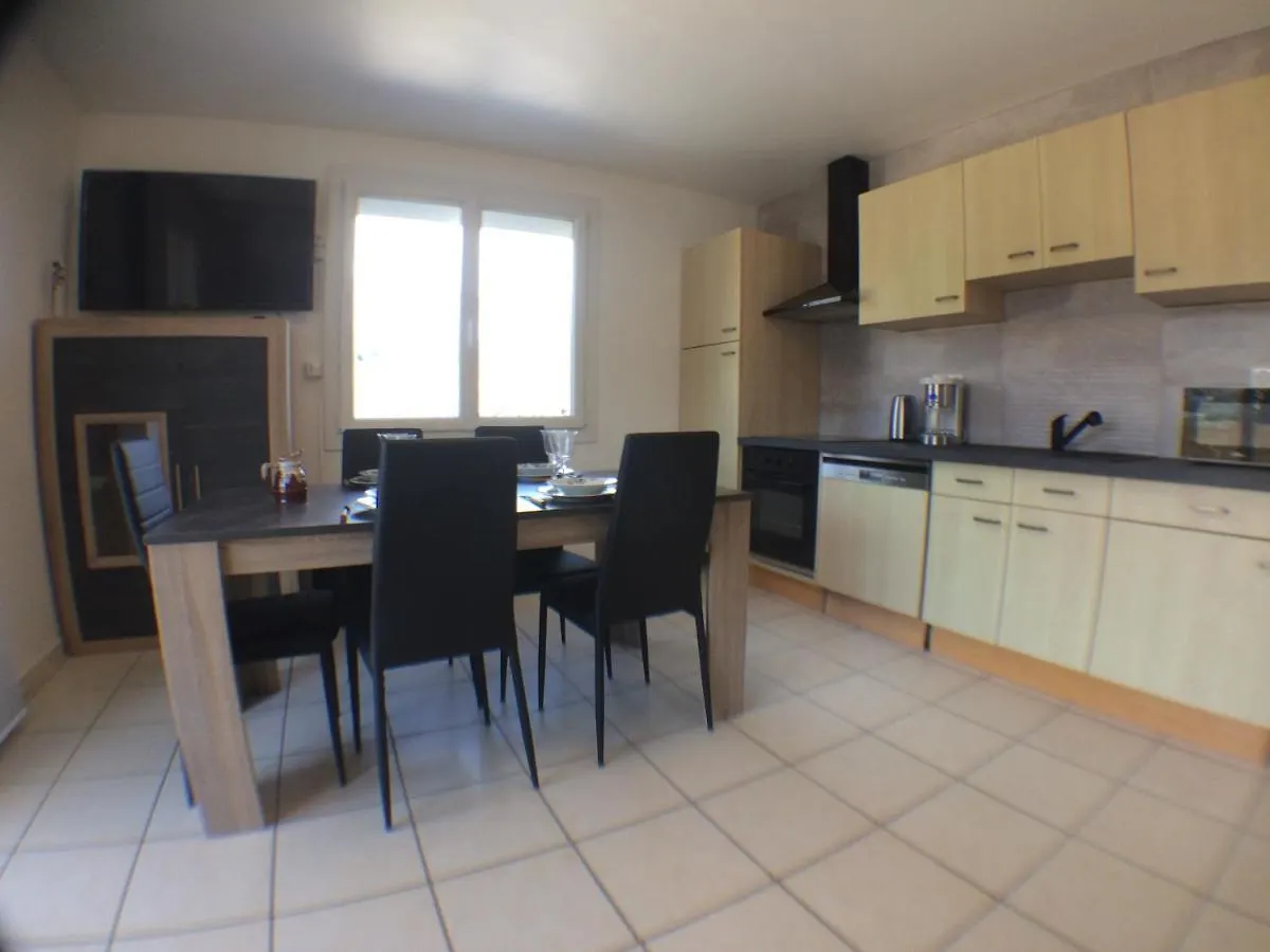 Lac et Montagne: Spacious Apartment with Terrace near St Jorioz Saint-Jorioz