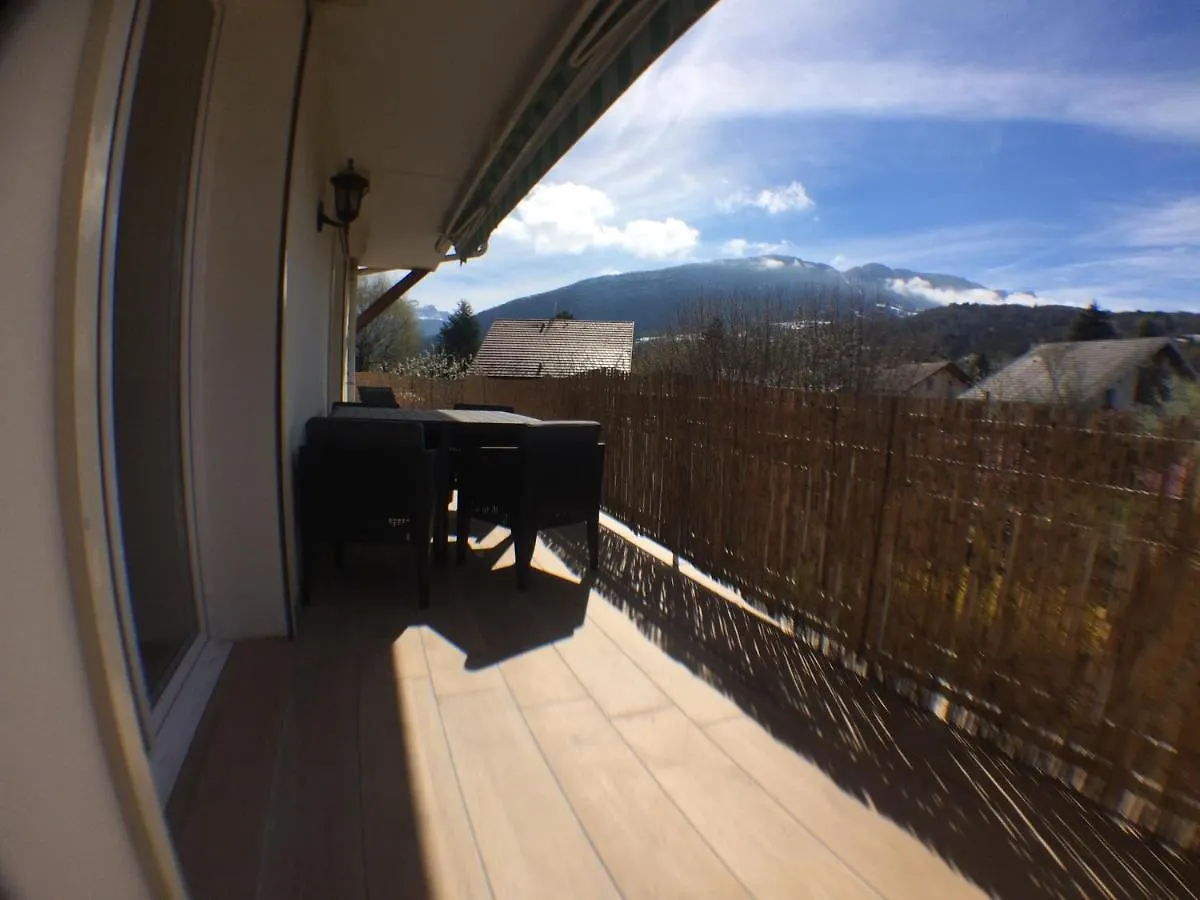 Lac et Montagne: Spacious Apartment with Terrace near St Jorioz Saint-Jorioz France