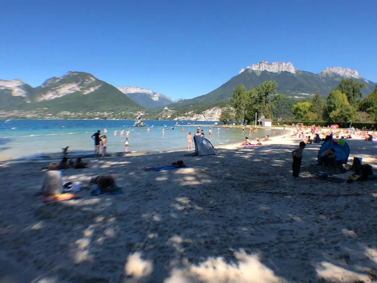 Lac et Montagne: Spacious Apartment with Terrace near St Jorioz Saint-Jorioz 0*,