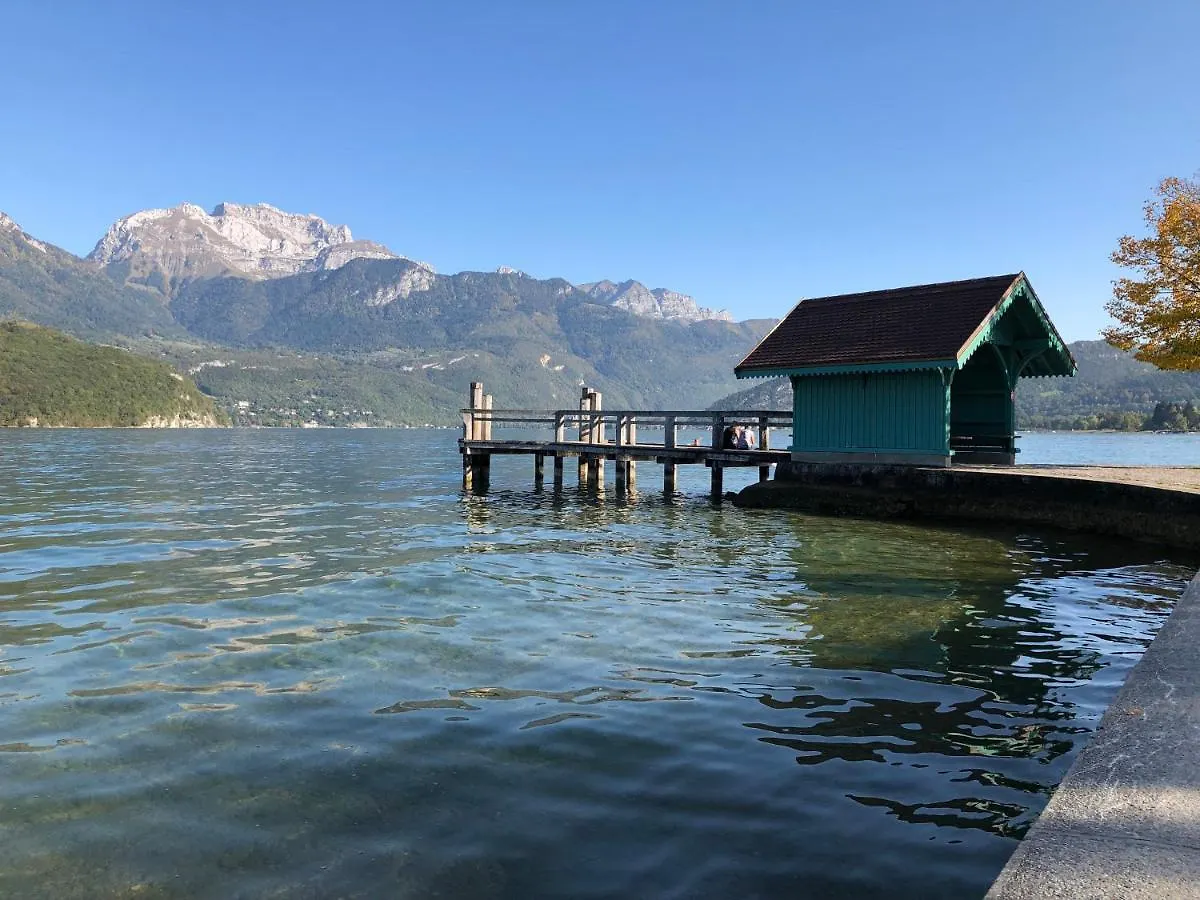 Lac et Montagne: Spacious Apartment with Terrace near St Jorioz Saint-Jorioz