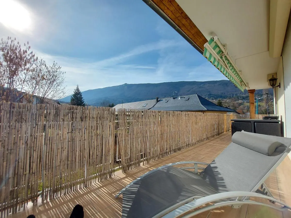 Lac et Montagne: Spacious Apartment with Terrace near St Jorioz Saint-Jorioz 0*,  France